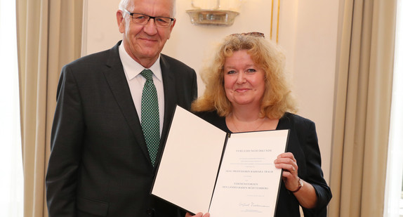 Ministerpräsident Winfried Kretschmann (l.) und Barbara Traub (r.)