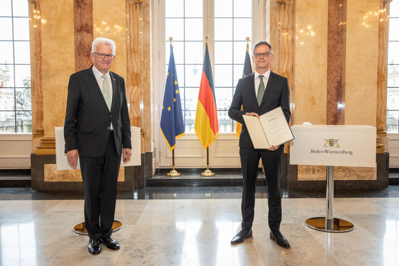 Ministerpräsident Winfried Kretschmann (l.) und Rudolf Hoogvliet (r.), Staatssekretär und Bevollmächtigter des Landes beim Bund, bundespolitische Koordination (mit Stimmrecht im Kabinett)