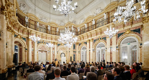 Blick in den Marmorsaal des Neuen Schlosses in Stuttgart beim Jahrestreffen des Dynamischen Europapool 2023