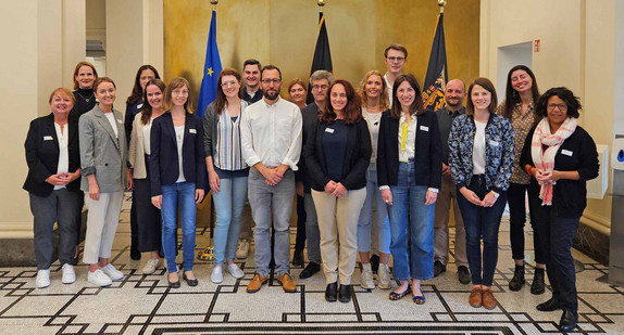 Gruppenbild anlässlich des Neumitgliedertreffens des Dynamischen Europapools am 4. Juli 2024.