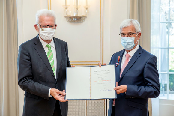 Ministerpräsident Winfried Kretschmann (l.) und Landrat Klaus Pavel (r.) (Bild: Staatsministerium Baden-Württemberg)