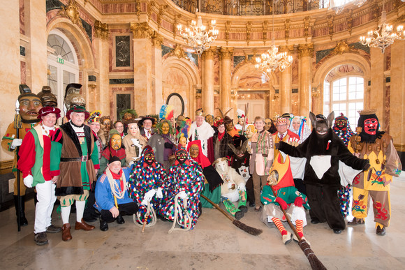 Gruppenbild mit der Vereinigung Schwäbisch-Alemannischer Narrenzünfte e. V.