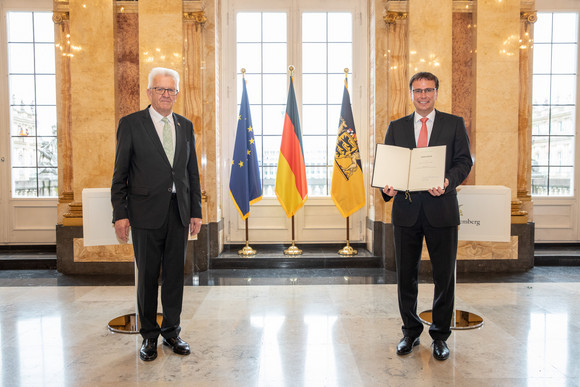 Ministerpräsident Winfried Kretschmann (l.) und Volker Schebesta (r.), Staatssekretär im Ministerium für Kultus, Jugend und Sport