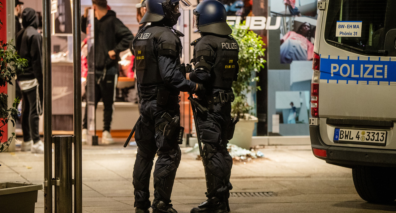Polizist verletzt: Schlagstock-Attacke: Gewalt erreicht neuen Höhepunkt -  Stuttgart