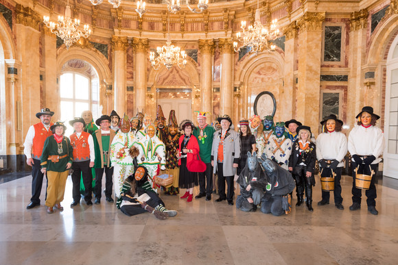 Gruppenbild mit dem Narrenfreundschaftsring Zollern-Alb