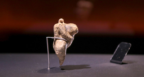 Die Venus vom Hohle Fels im Urzeitgeschichtlichen Museum Blaubeuren.