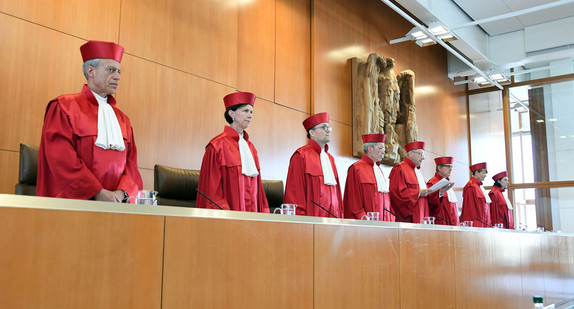 Der Erste Senat beim Bundesverfassungsgericht in Karlsruhe verkündet das Urteil zur Grundsteuer (Foto: © dpa)