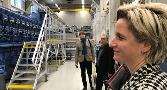 Wirtschaftsministerin Nicole Hoffmeister-Kraut (r.) bei ihrem Besuch im Bodenseekreis (Foto: Ministerium für Wirtschaft, Arbeit und Wohnungsbau Baden-Württemberg)