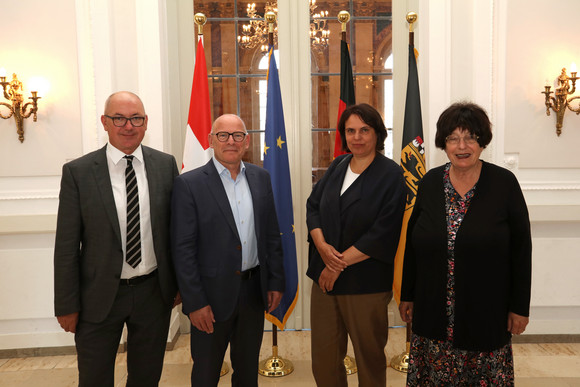 v.l.n.r.: Isaac Reber (Regierungsvizepräsident Basel-Landschaft), Verkehrsminister Winfried Hermann, Elisabeth Ackermann (Regierungspräsidentin Basel-Stadt) und Staatsrätin Gisela Erler