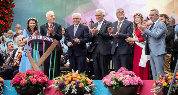 Ehrengäste bei der Eröffnung der Bundesgartenschau (Bild: Staatsministerium Baden-Württemberg)