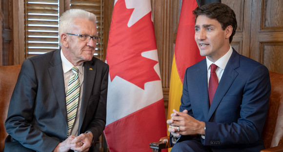 Ministerpräsident Winfried Kretschmann (l.) im Gespräch mit dem kanadischen Premierminister Justin Trudeau (r.) in Ottawa (Bild: Staatsministerium Baden-Württemberg)