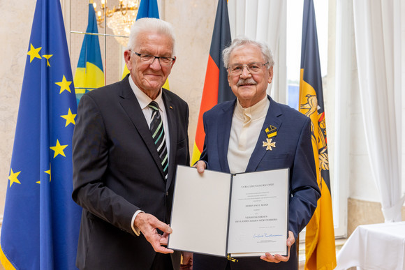 Ministerpräsident Winfried Kretschmann (links) und Paul Maar (rechts)